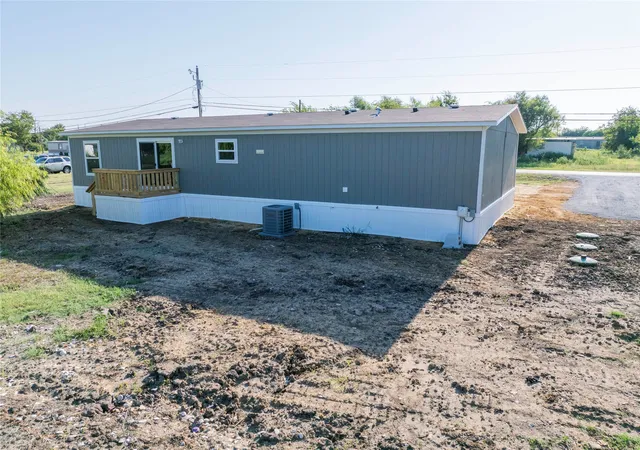 Photo 3 of Manufactured home for sale at 7005 Walden Dr, Joshua, TX 76058 | MLS# 21042130 | Listing updated on 2026-10-07