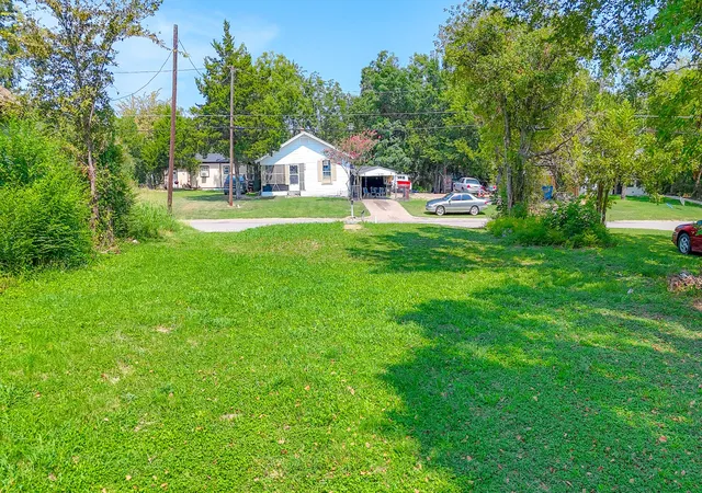 Photo 4 of Land for sale at 707 E 3Rd Ave, Corsicana, TX 75110 | MLS# 21041518 | Listing updated on 2026-07-29