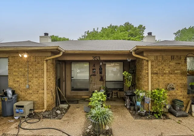 Multi family home for sale at 353 N Field St, Burleson, TX 76028 | MLS# 21040945