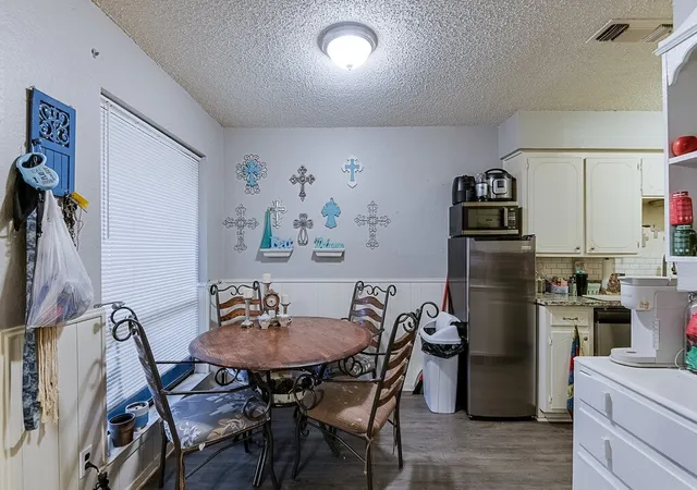 Photo 4 of House for sale at 353 N Field St, Burleson, TX 76028 | MLS# 21040945 | Listing updated on 2026-07-30