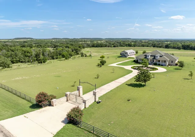 Photo 1 of Single family home for sale at 664 Fm 182, Clifton, TX 76634 | MLS# 21043240 | Listing updated on 2026-09-28