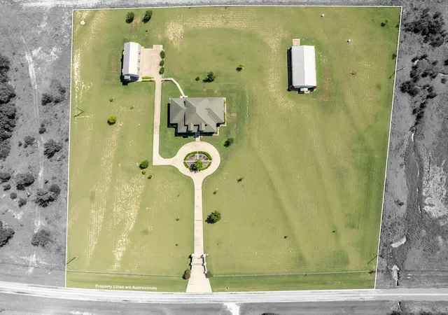 Photo 4 of Single family home for sale at 664 Fm 182, Clifton, TX 76634 | MLS# 21043240 | Listing updated on 2026-09-28