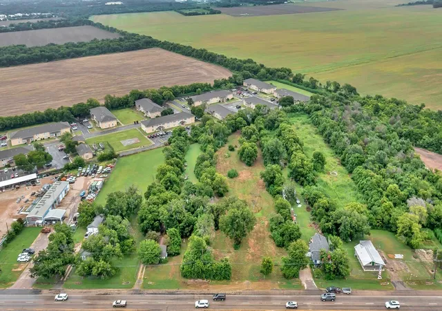 Photo 2 of Land for sale at 3000 3008 Robinson Dr, Waco, TX 76706 | MLS# 21038152 | Listing updated on 2026-08-01