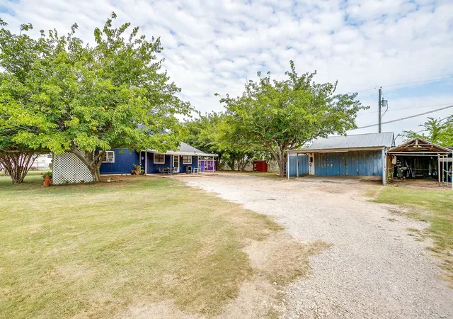 Photo 2 of Single family home for sale at 1950 Kiowa Lance, Crowley, TX 76036 | MLS# 21048285 | Listing updated on 2026-10-07