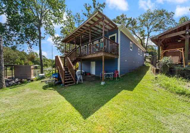 Photo 3 of Single family home for sale at 151 Sun Down Trl, Mabank, TX 75156 | MLS# 21051980 | Listing updated on 2026-09-30