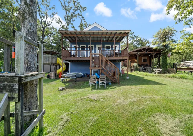 Photo 4 of Single family home for sale at 151 Sun Down Trl, Mabank, TX 75156 | MLS# 21051980 | Listing updated on 2026-09-30
