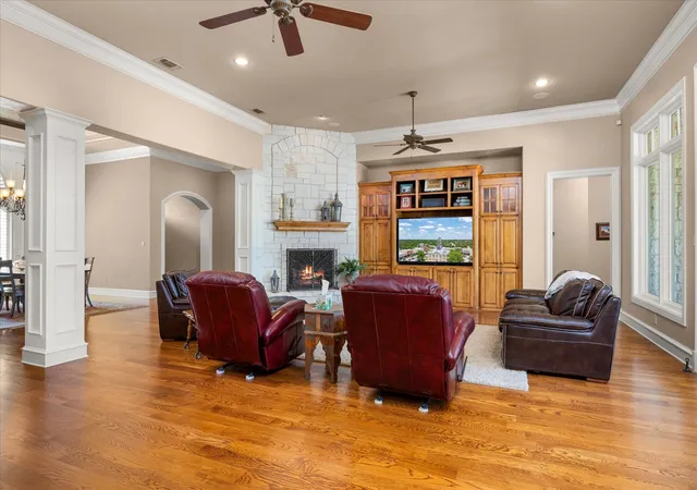 Photo 3 of Sale Pending at 1206 E Baja Ct, Granbury, TX 76048 | MLS# 21055163 | Listing updated on 2026-09-14