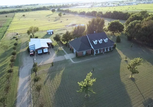 Photo 2 of Single family home for sale at 784 Fm 55, Waxahachie, TX 75165 | MLS# 21060243 | Listing updated on 2026-09-15