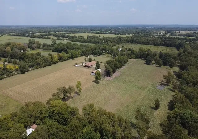 Photo 4 of Single family home for sale at 2306 County Road 4145, Bonham, TX 75418 | MLS# 21062525 | Listing updated on 2026-09-09