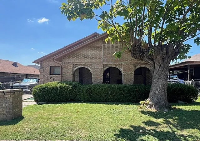 Photo 1 of Single family home for sale at 716 E Harvey Ave, Fort Worth, TX 76104 | MLS# 21062596 | Listing updated on 2026-09-12