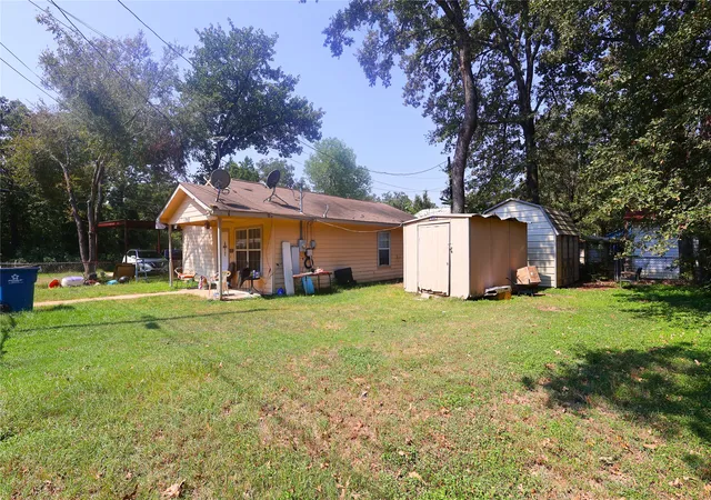Photo 2 of Sale Pending at 14186 Austin St, Malakoff, TX 75148 | MLS# 21063993 | Listing updated on 2026-09-05