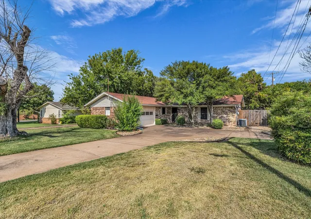 Photo 2 of Sale Pending at 3405 Edna Ave, Waco, TX 76708 | MLS# 21064136 | Listing updated on 2026-09-10