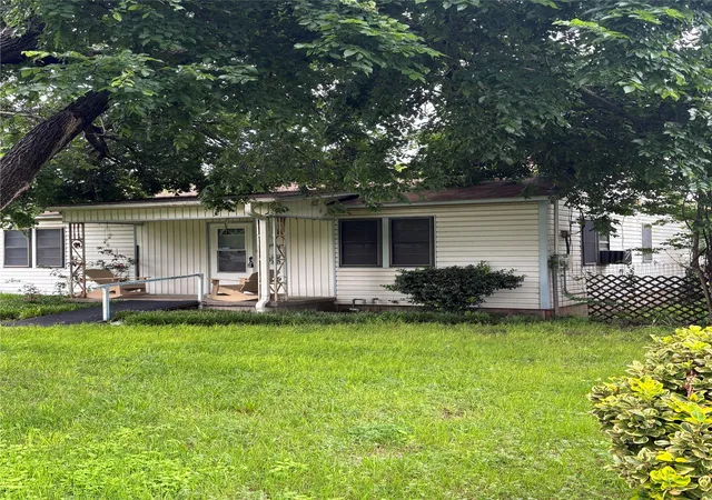 Photo 1 of Single family home for sale at 407 N Lane St, Decatur, TX 76234 | MLS# 21054965 | Listing updated on 2026-09-09
