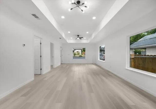Photo 4 of Single family home for sale at 818 Hollywood Ave, Dallas, TX 75208 | MLS# 21071194 | Listing updated on 2026-09-09