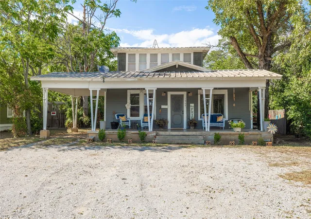 Photo 2 of Sale Pending at 1909 Coggin Ave, Brownwood, TX 76801 | MLS# 21070530 | Listing updated on 2026-09-28