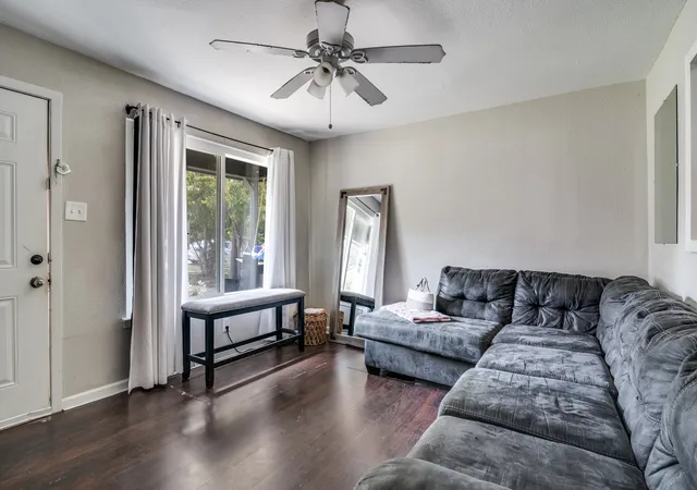 Photo 3 of Single family home for sale at 1309 Woodcrest Dr, Mesquite, TX 75149 | MLS# 21071772 | Listing updated on 2026-09-10