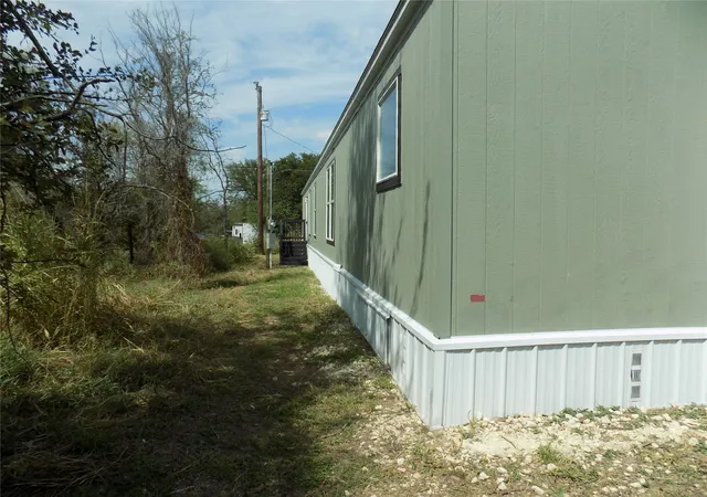 Photo 3 of Manufactured home for sale at 2916 Blackjack Ln, Granbury, TX 76048 | MLS# 21072226 | Listing updated on 2026-09-13