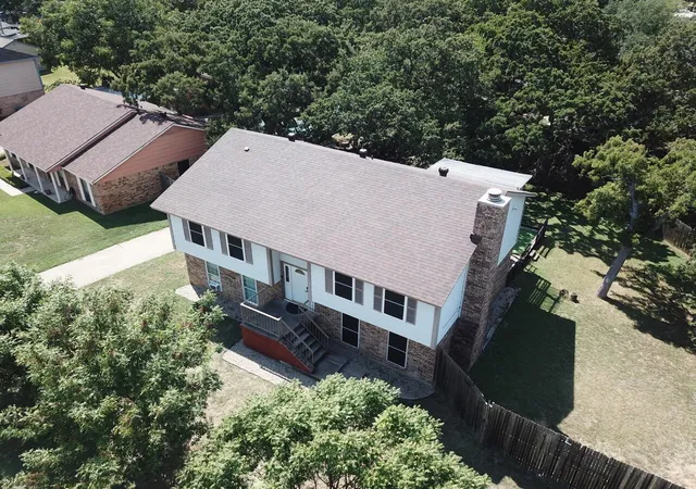 Photo 3 of Single family home for sale at 5000 Bama Dr, Arlington, TX 76017 | MLS# 21073225 | Listing updated on 2026-09-12