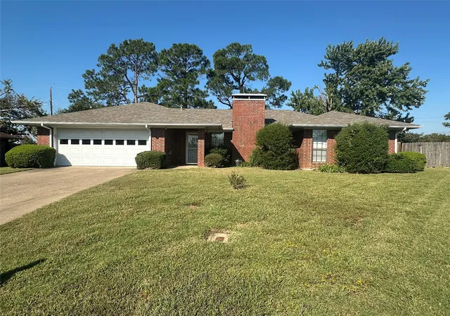 Photo 1 of Single family home for sale at 22 Haven Cir, Denison, TX 75020 | MLS# 21075287 | Listing updated on 2026-10-05