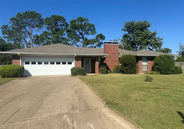 Photo 2 of Single family home for sale at 22 Haven Cir, Denison, TX 75020 | MLS# 21075287 | Listing updated on 2026-10-05
