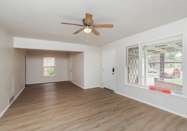 Photo 4 of Sale Pending at 1823 Houghton Rd, Dallas, TX 75217 | MLS# 21069970 | Listing updated on 2026-09-14