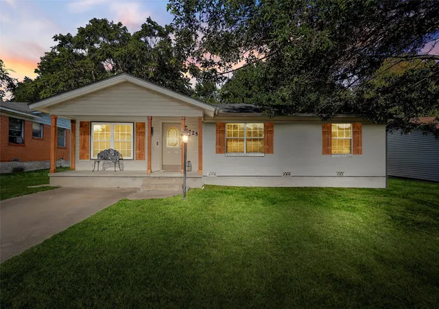 Photo 1 of Single family home for sale at 1725 La Porte Dr, Waco, TX 76710 | MLS# 21077159 | Listing updated on 2026-09-24