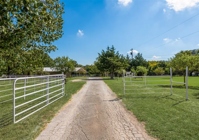 Photo 1 of Single family home for sale at 3092 N Trinity St, Decatur, TX 76234 | MLS# 21082002 | Listing updated on 2026-09-14