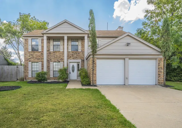 Photo 2 of Sale Pending at 2321 Warwick Ave, Grand Prairie, TX 75052 | MLS# 21082871 | Listing updated on 2026-09-10