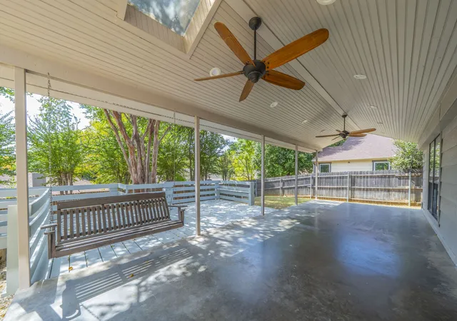 Photo 3 of Sale Pending at 2321 Warwick Ave, Grand Prairie, TX 75052 | MLS# 21082871 | Listing updated on 2026-09-10