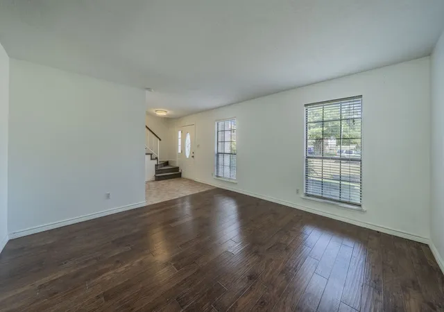 Photo 4 of Sale Pending at 2321 Warwick Ave, Grand Prairie, TX 75052 | MLS# 21082871 | Listing updated on 2026-09-10