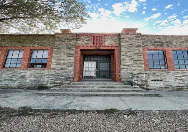 Photo 3 of Single family home for sale at 2591 Fm 1204, Decatur, TX 76234 | MLS# 21079911 | Listing updated on 2026-09-11