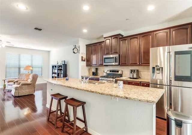Photo 2 of Townhouse for sale at 3888 Everwood Ln, Addison, TX 75001 | MLS# 21085988 | Listing updated on 2026-09-10