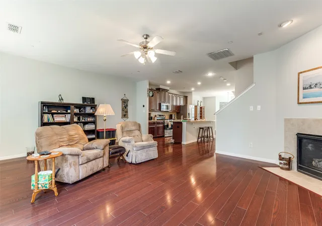 Photo 4 of Townhouse for sale at 3888 Everwood Ln, Addison, TX 75001 | MLS# 21085988 | Listing updated on 2026-09-10