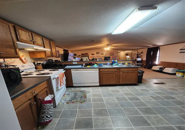 Photo 3 of Manufactured home for sale at 7120 Golden Meadows Rd, Greenwood, LA 71033 | MLS# 21087873 | Listing updated on 2026-09-10