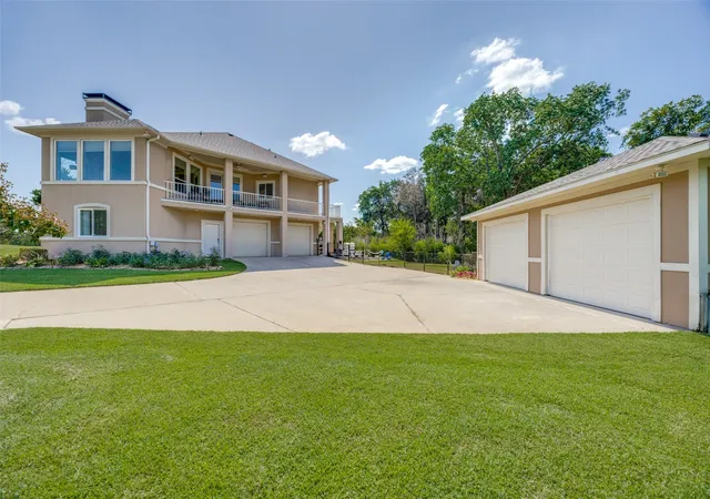 Photo 2 of Single family home for sale at 167 Panorama Cir, Pottsboro, TX 75076 | MLS# 21088362 | Listing updated on 2026-10-05