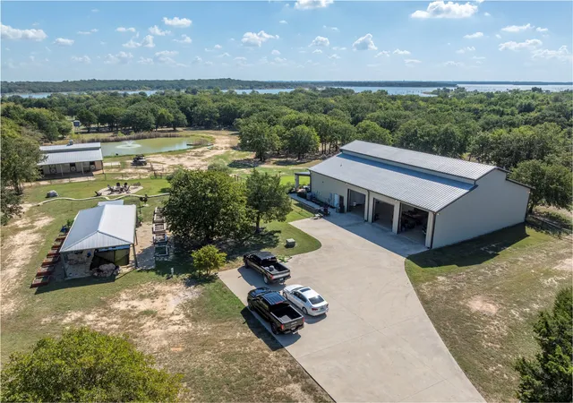 Photo 2 of Sale Pending at 1639 Bloomfield Rd, Valley View, TX 76272 | MLS# 21089692 | Listing updated on 2026-10-06
