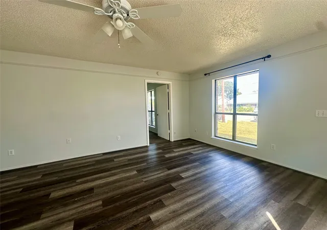 Photo 3 of Single family home for sale at 2450 Se 40Th St, Paris, TX 75460 | MLS# 21077765 | Listing updated on 2026-09-11
