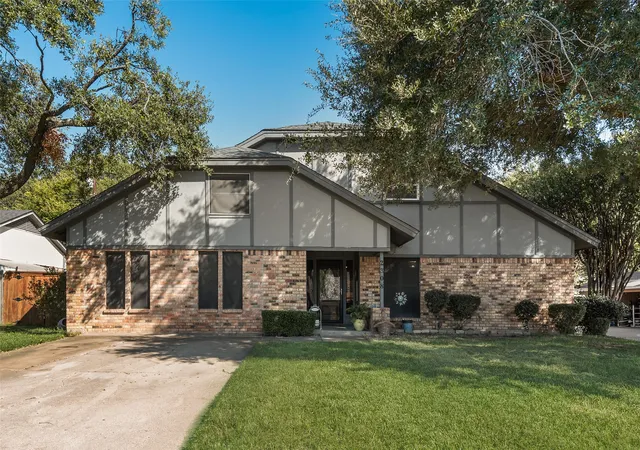 Photo 1 of Single family home for sale at 2308 Louise Lane, Ennis, TX 75119 | MLS# 21089894 | Listing updated on 2026-10-05