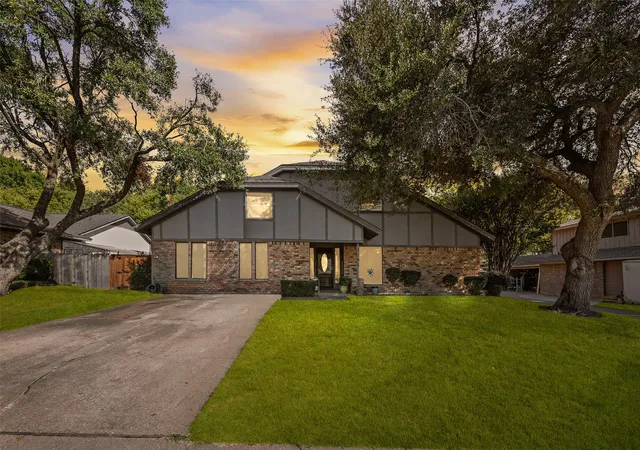 Photo 3 of Single family home for sale at 2308 Louise Lane, Ennis, TX 75119 | MLS# 21089894 | Listing updated on 2026-10-05