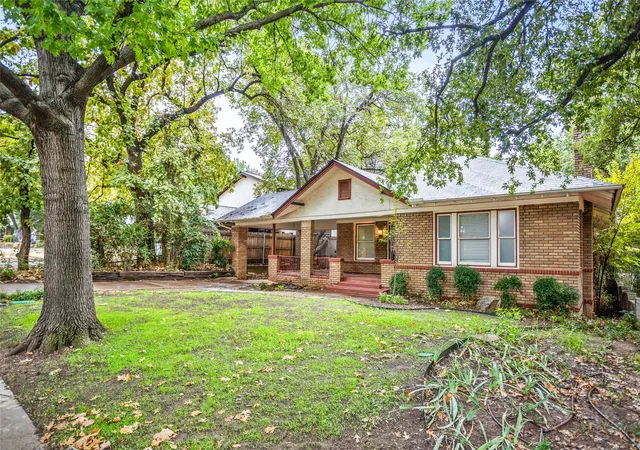 Photo 2 of Single family home for sale at 2303 Mistletoe Dr, Fort Worth, TX 76110 | MLS# 21091394 | Listing updated on 2026-09-12