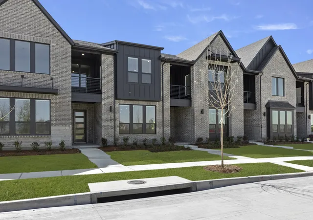 Photo 2 of Townhouse for sale at 3908 Keya Dr, Prosper, TX 75078 | MLS# 21092468 | Listing updated on 2026-09-23