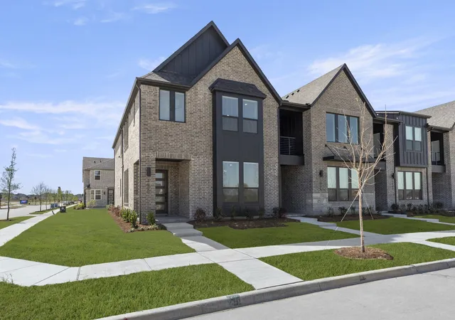 Photo 2 of Sale Pending at 3900 Keya Dr, Prosper, TX 75078 | MLS# 21092509 | Listing updated on 2026-09-10