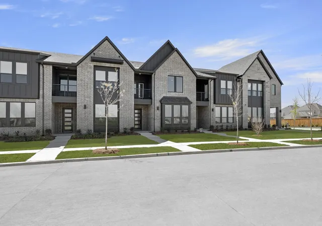 Photo 3 of Townhouse for sale at 3916 Keya Dr, Prosper, TX 75078 | MLS# 21092535 | Listing updated on 2026-09-10
