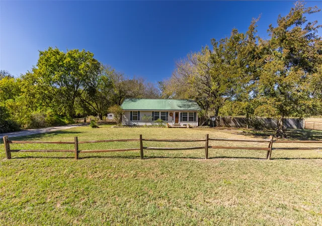 Photo 3 of Sale Pending at 962 Hwy 50, Ladonia, TX 75449 | MLS# 21093565 | Listing updated on 2026-09-15
