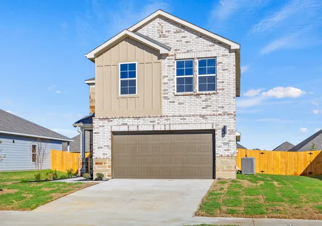 Photo 2 of Single family home for sale at 1017 Park Oak Ln, Crowley, TX 76036 | MLS# 21095390 | Listing updated on 2026-08-02