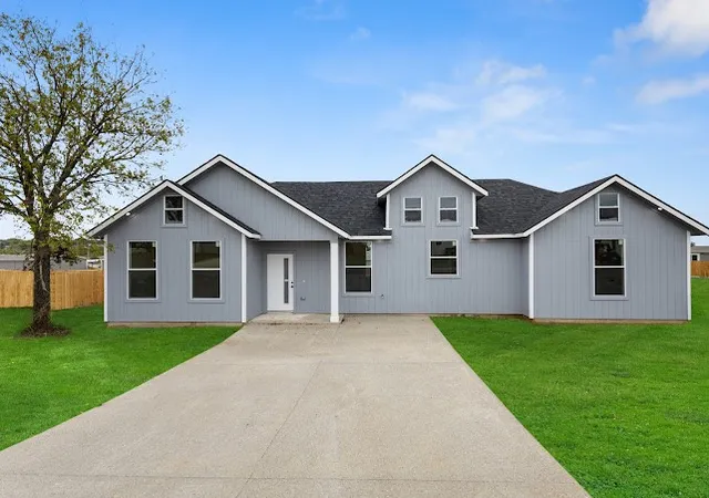 Photo 3 of Single family home for sale at 187 Cactus Canyon Dr, Jacksboro, TX 76458 | MLS# 21095244 | Listing updated on 2026-09-12