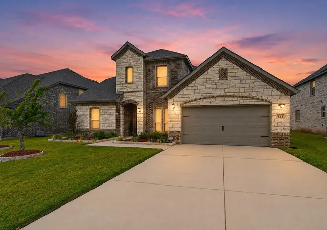 Photo 1 of Single family home for sale at 813 Comal Dr, Mansfield, TX 76063 | MLS# 21097575 | Listing updated on 2026-08-01