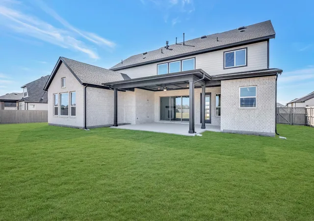 Photo 2 of Sale Pending at 2108 Roaming Trl, Justin, TX 76247 | MLS# 21098559 | Listing updated on 2026-10-05