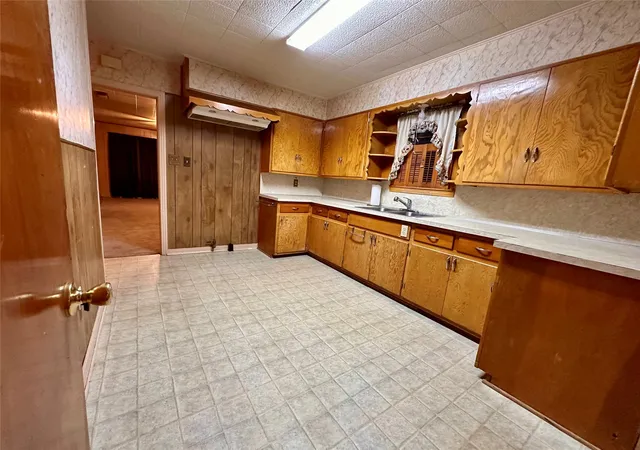 Photo 4 of Sale Pending at 1000 W Custer St, Seymour, TX 76380 | MLS# 21098502 | Listing updated on 2026-07-31