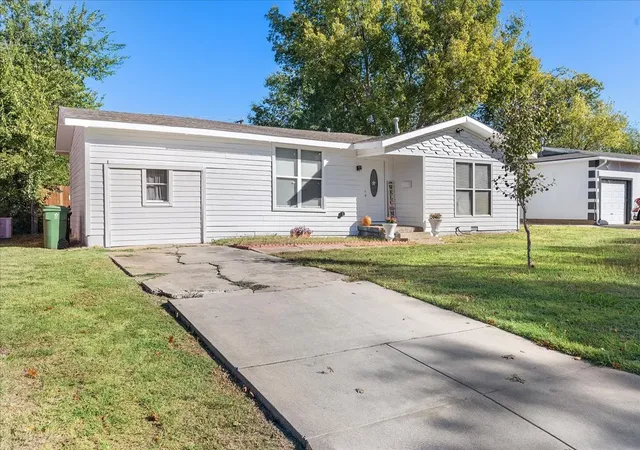 Photo 2 of Single family home for sale at 6621 Onyx Dr N, North Richland Hills, TX 76180 | MLS# 21097754 | Listing updated on 2026-09-10